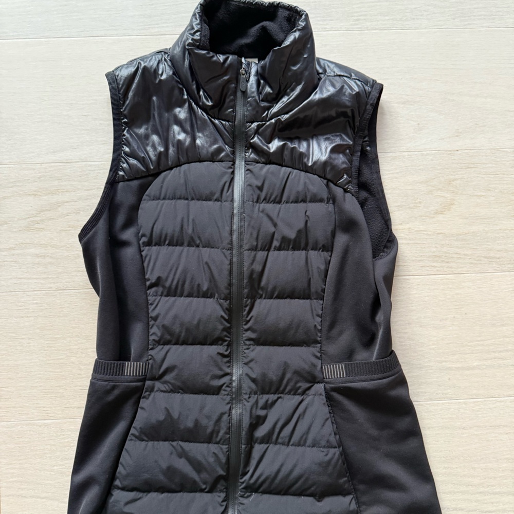 Lululemon Women's Down for It All Vest size 6 GUC